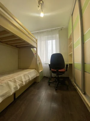 Продам 3 кімнатну кввртиру по вул. Вербова
