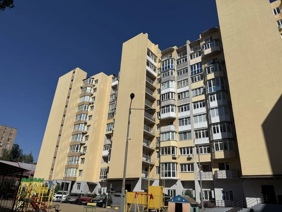 Двохкімнатна квартира в ЖК Олімп.80 метрів,6 поверх.