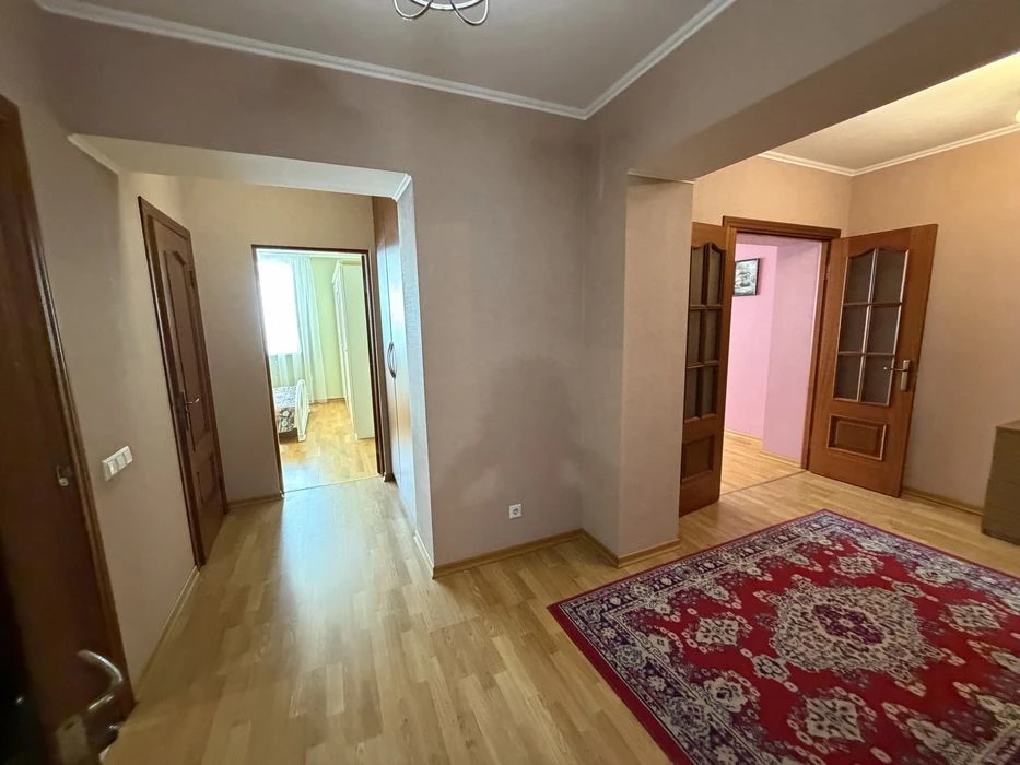 Продаж гарної 3-ки вул Соборна, закритий двір, автономне опл