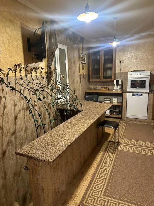 Продам якісний, добротний будинок для сім’ї — «заходь і живи