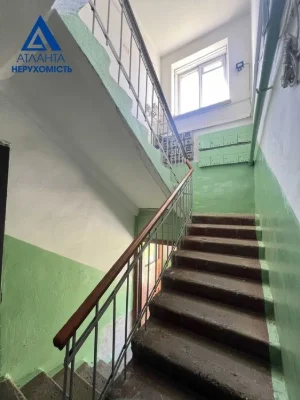 Двокімнатна квартира на вулиці Дубнівська!