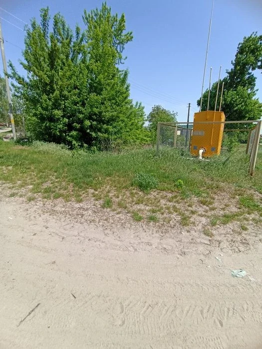 Кутова земельна ділянка під будівництво на Бобровиці
