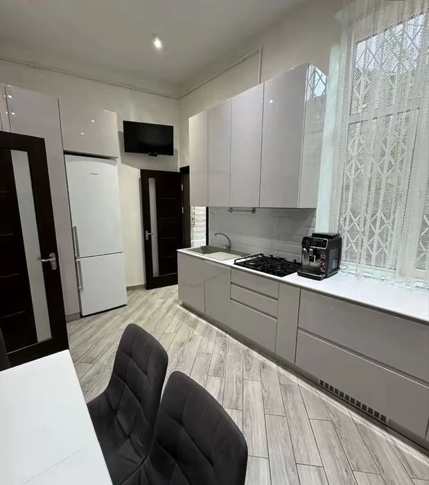 Продається 3-кім квартира, сучасний ремонт, центр міста