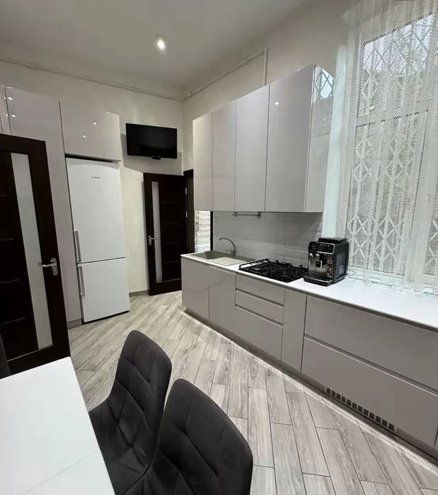 Продається 3-кім квартира, сучасний ремонт, центр міста