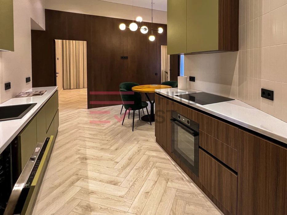 Продаж 2-кім. квартири 66 м.кв., в. Доброго