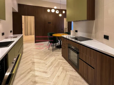 Продаж 2-кім. квартири 66 м.кв., в. Доброго