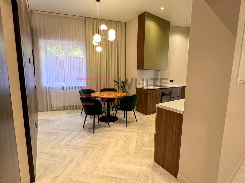 Продаж 2-кім. квартири 66 м.кв., в. Доброго
