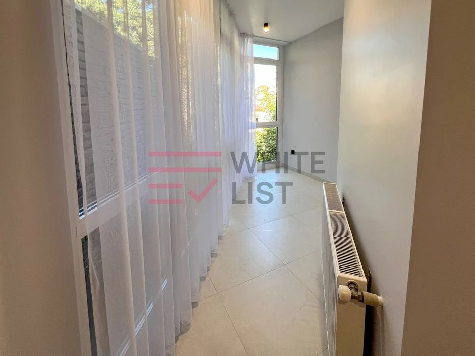 Продаж 2-кім. квартири 66 м.кв., в. Доброго