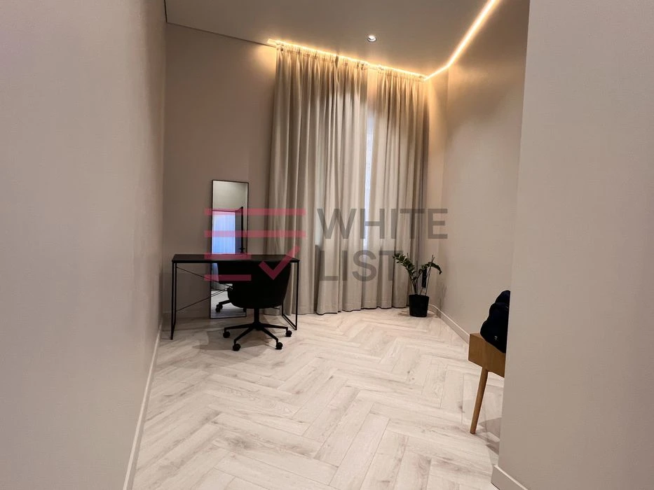 Продаж 2-кім. квартири 66 м.кв., в. Доброго