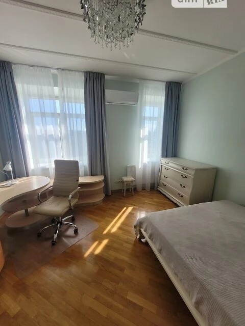 Довготривала оренда 2к квартири на вул. Почайнинська 70 • ID