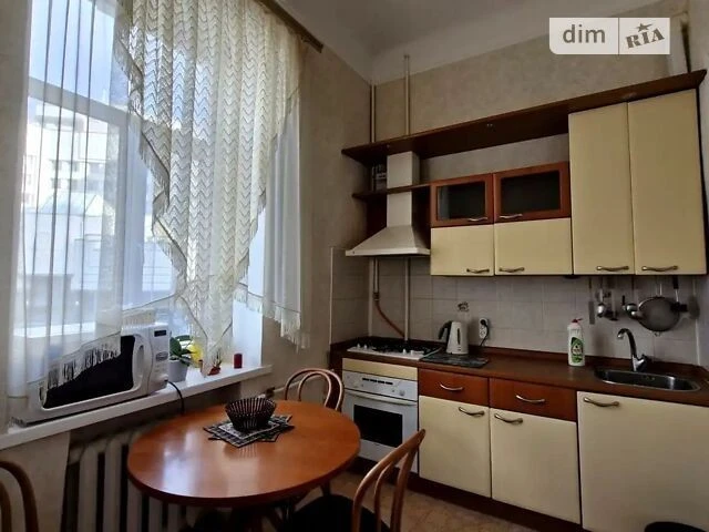 Довготривала оренда 2к квартири на вул. Антоновича 37/13 • I
