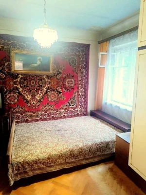 Продаж 2 кімнатної квартири площею 63м плюс підвал 21м по ву