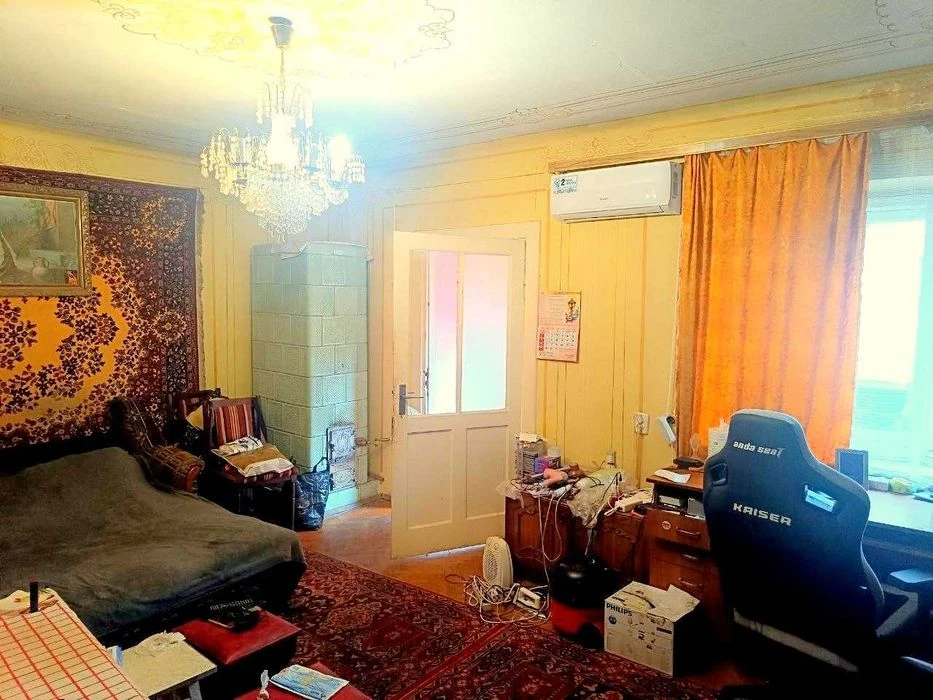 Продаж 2 кімнатної квартири площею 63м плюс підвал 21м по ву