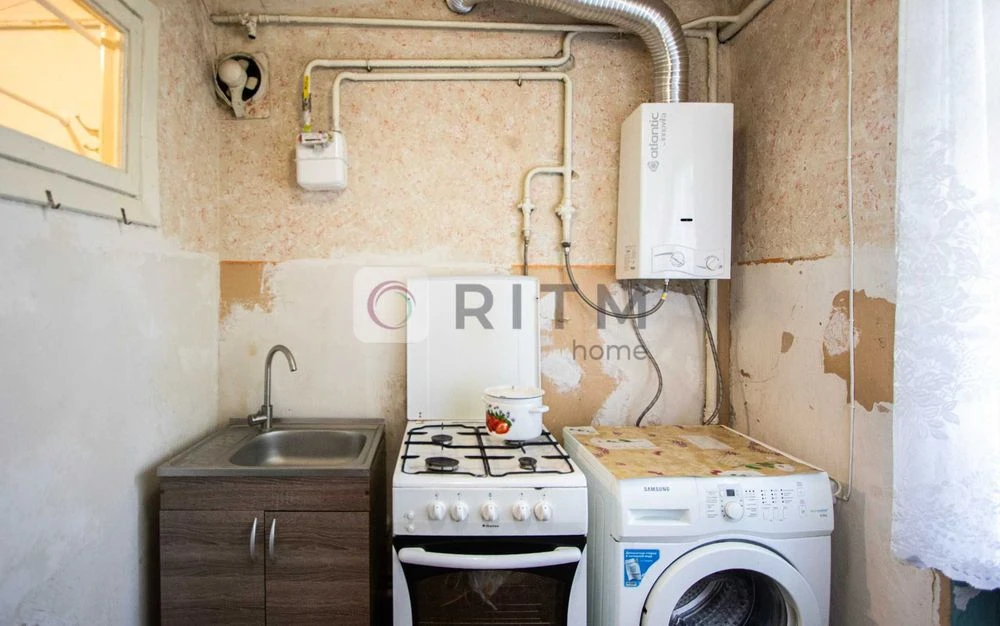 Продаж 3 к. квартири по вул. Золота. Без комісії.