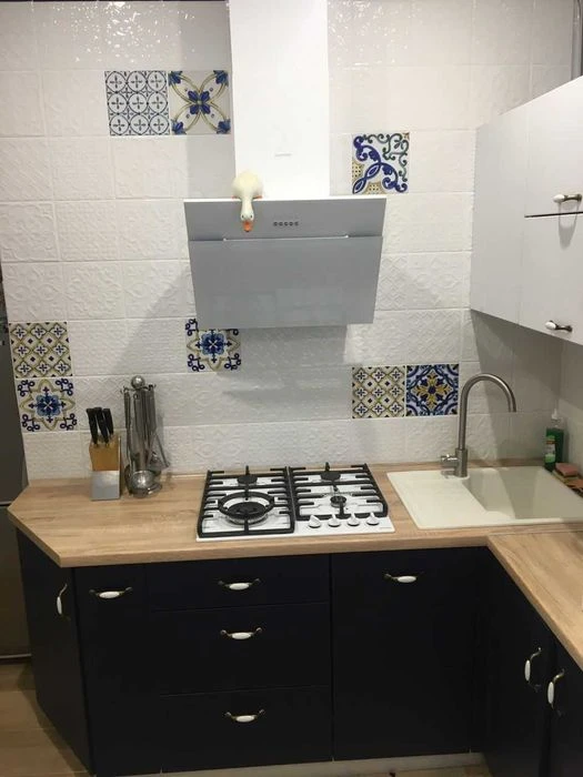 Продам 3к.сталинку,ремонт,ж\б,2\5,пл.67м2,м.Университет,ул.К
