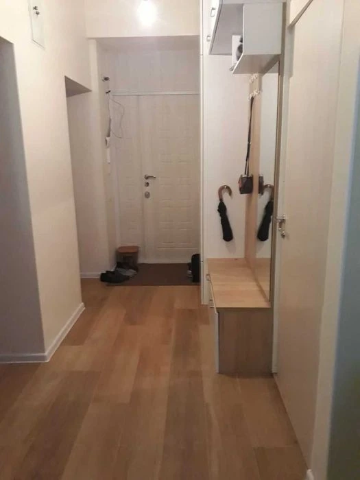 Продам 3к.сталинку,ремонт,ж\б,2\5,пл.67м2,м.Университет,ул.К