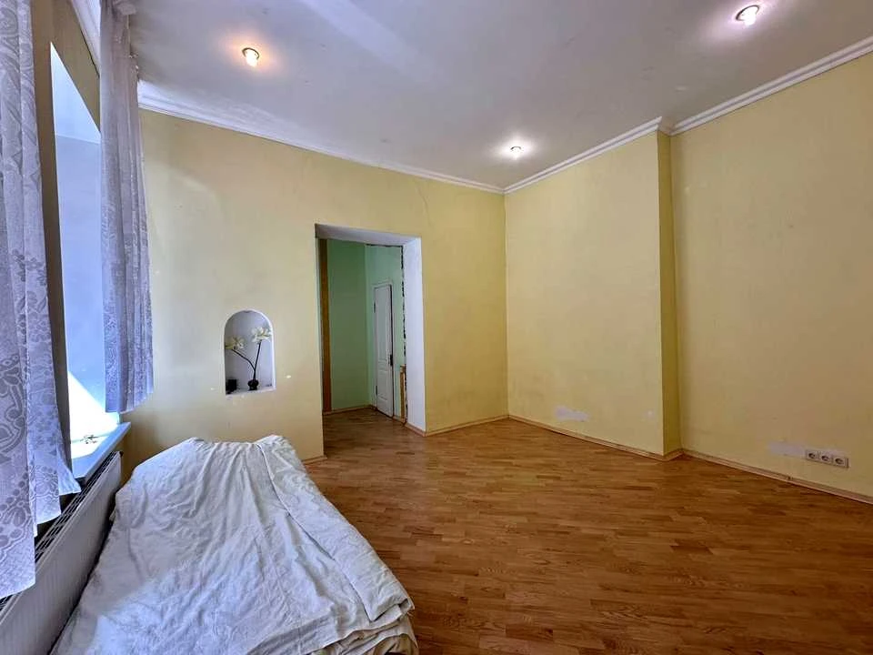 Квартира. Львів, Гетьмана Петра Дорошенка вул. (Жовтнева)