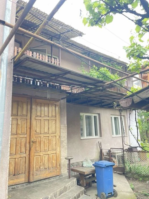 Будинок 5 к в Ужгороді.