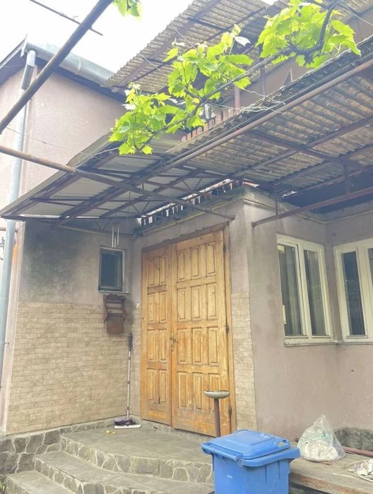 Будинок 5 к в Ужгороді.