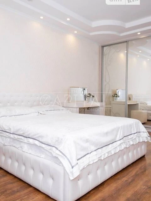 Продаж 1к квартири 57 кв. м на вул. Дарницький район ПР-Т ГР