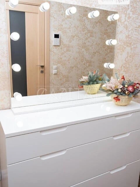 Продаж 1к квартири 57 кв. м на вул. Дарницький район ПР-Т ГР