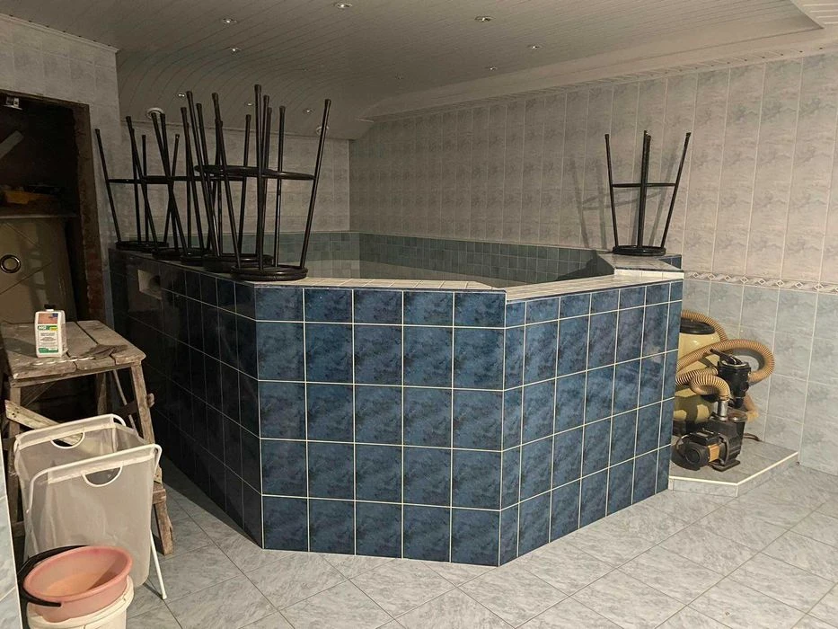 Продам 4 - х квартиру  с бассейном  Новые Дома евроремонт