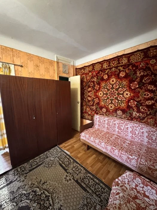 Продаж 2-кімнатну біля метро Святошин 500 метрів, 3 поверх,