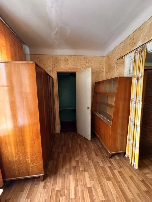 Продаж 2-кімнатну біля метро Святошин 500 метрів, 3 поверх,