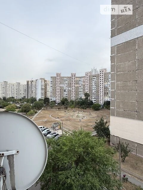 Продаж 1к квартири 37.7 кв. м на просп. Петра Григоренка 25А