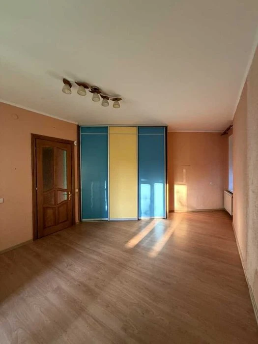 Продам 3к квартиру, 117кв.м, 4/5 пов, цегла, котел, р-н Парк