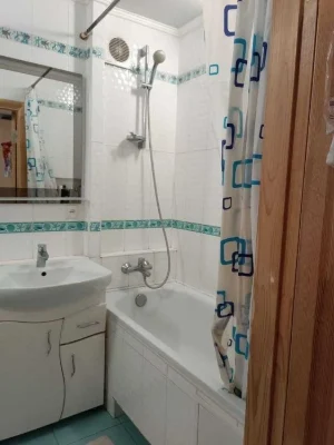 I will sell a two-room apartment at Kvartalnaya (Gladkova) house 43