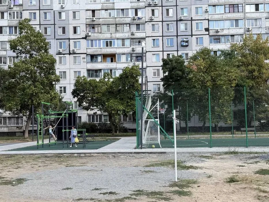 Продам 2-к квартиру на ж/м Левобережный-3, Донецкое шоссе