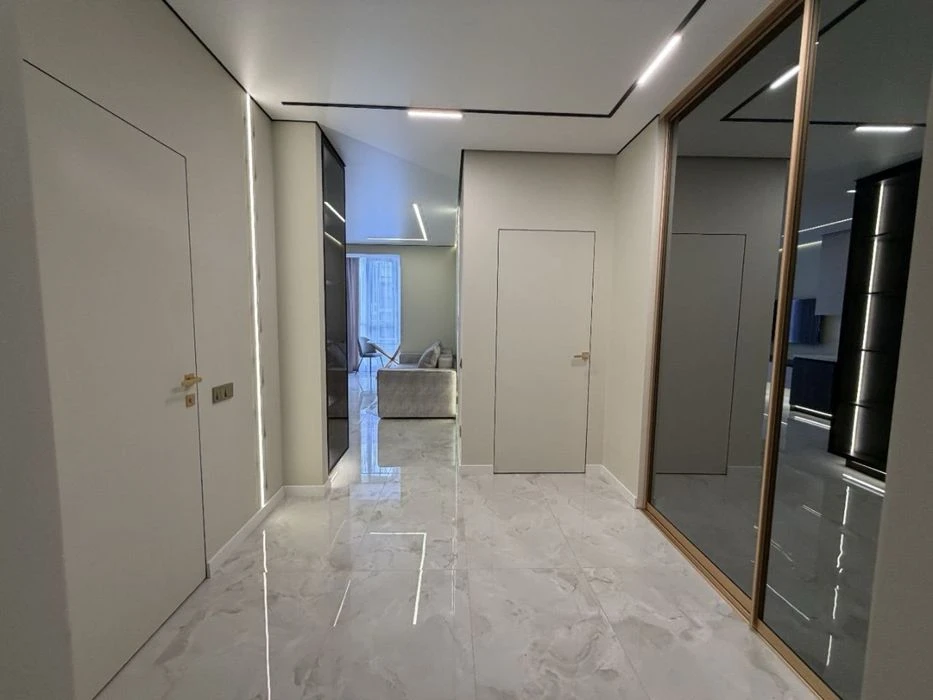 Продам новеньку квартиру 45 м² з меблями та технікою | ЖК Ща