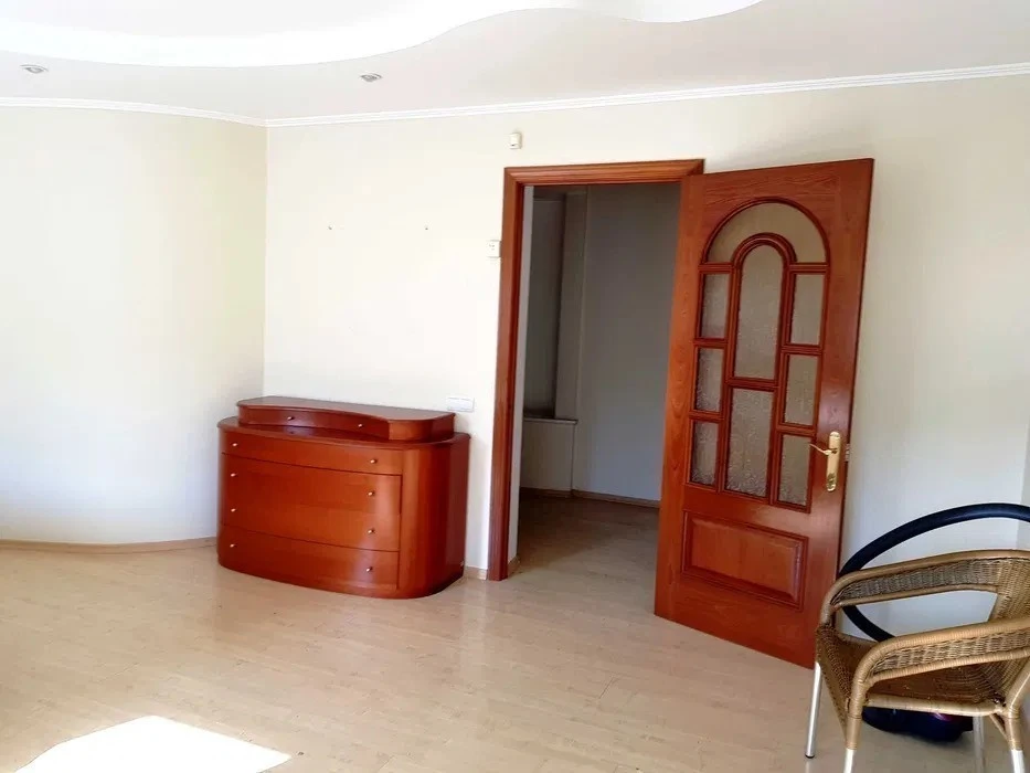 Оренда будинку 500 м², 22-а Садова вул.