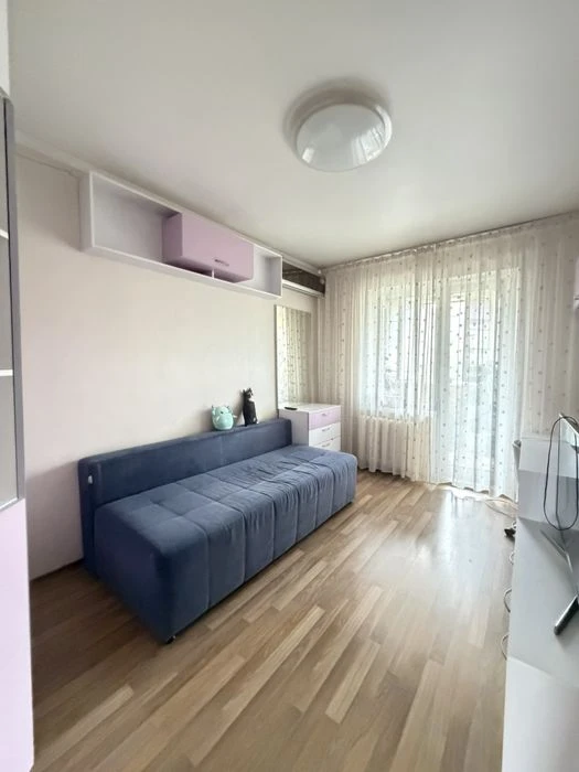 Продам 3-квартиру на пр.А.Поля с евроремонтом  одна остановк