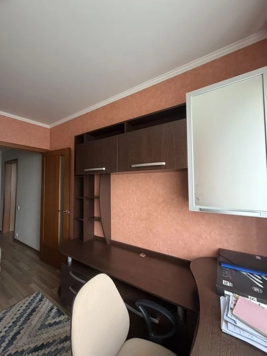 Продам 3-квартиру на пр.А.Поля с евроремонтом  одна остановк