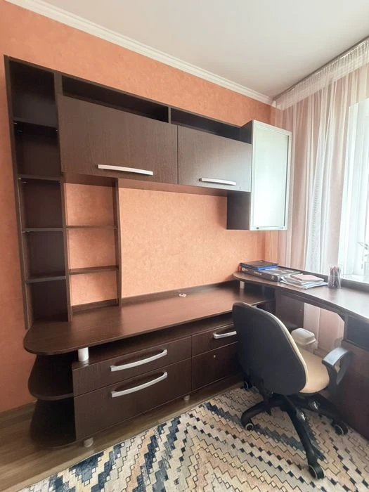 Продам 3-квартиру на пр.А.Поля с евроремонтом  одна остановк