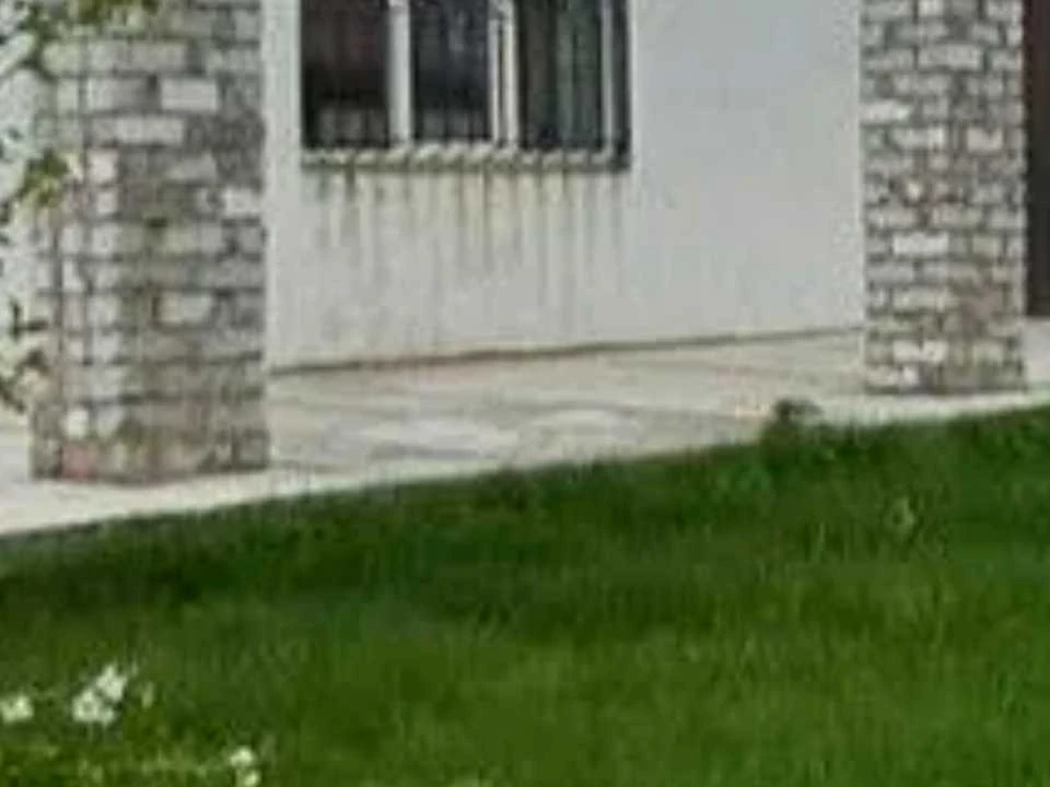 Будинок. Дніпро, Незламна вул. (Петрозаводська)