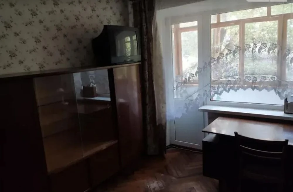 Продам 3к 72 м² | 12 квартал | Гладкова 12 | 2 этаж | Рядом