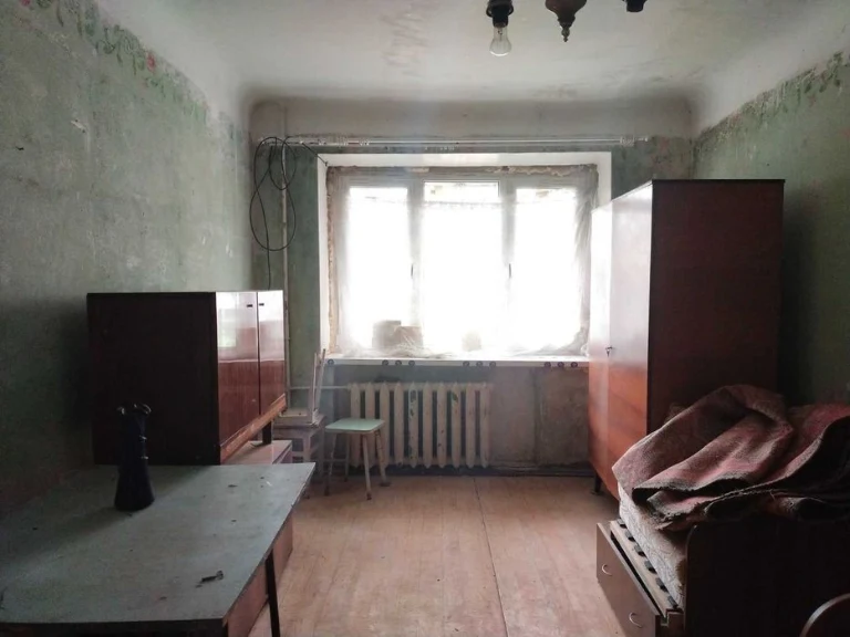 URGENT! It is possible according to the programs! 1-room apartment near the Park