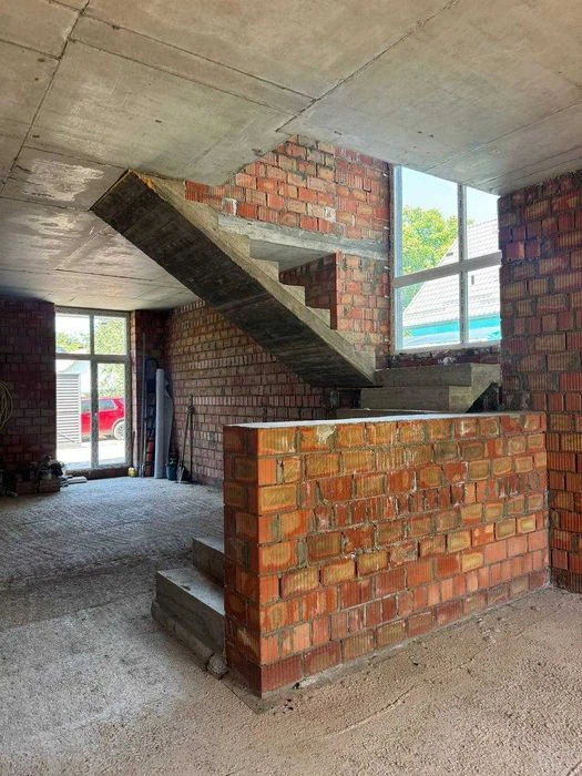 Продам якісний будинок в Києві | 165 м2 | 3 сотки | газ і вл