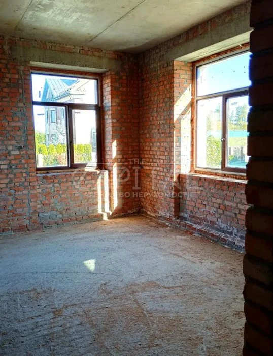 Будинок 456 м² у Києві | 10 соток | Котеджне містечко «Десня