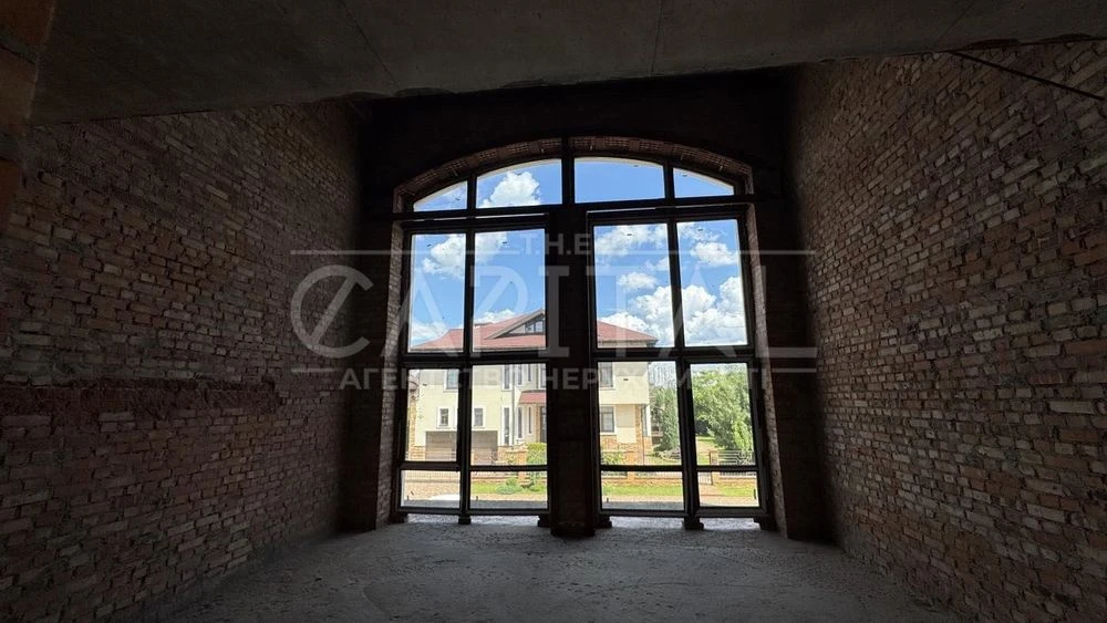 Будинок 456 м² у Києві | 10 соток | Котеджне містечко «Десня