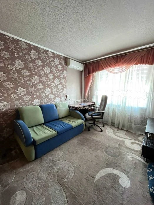 Ideal for a start-up or rental! Bright studio apartment in Nemyshlyansk