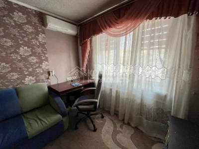Ideal for a start-up or rental! Bright studio apartment in Nemyshlyansk