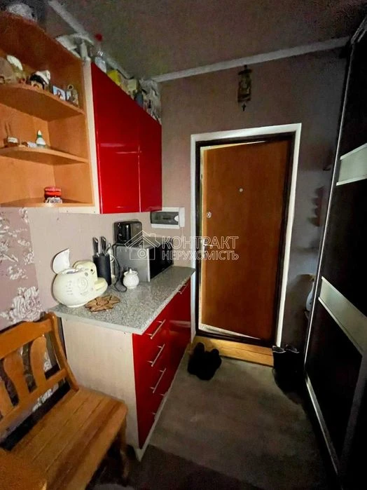Ideal for a start-up or rental! Bright studio apartment in Nemyshlyansk