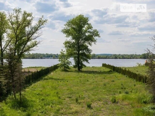 Продаж 2 поверхового будинку з ділянкою на 26 соток, 320 кв.
