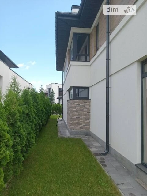 Продаж 2 поверхового будинку з ділянкою на 26 соток, 320 кв.