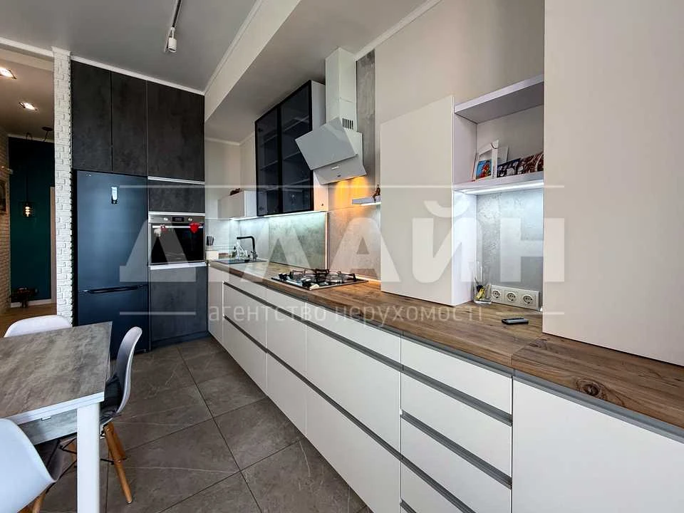 Apartment. Zaporizhzhia, Metallurgiv Ave.