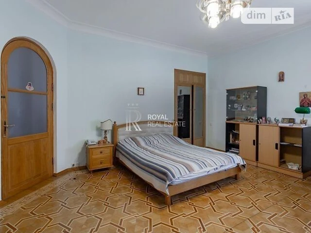 Продаж 4 поверхового будинку з ділянкою на 22 сотки, 828.1 к